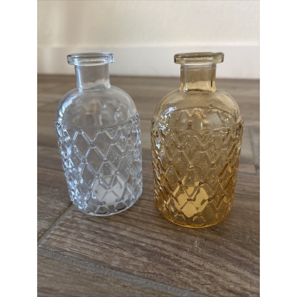 Set Of 2 Vintage Glass Bottles, 1 Clear, 1‎ Pink